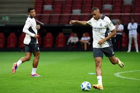 频领罚单不影响场上表现 爱德华兹41分率木狼噬术士.